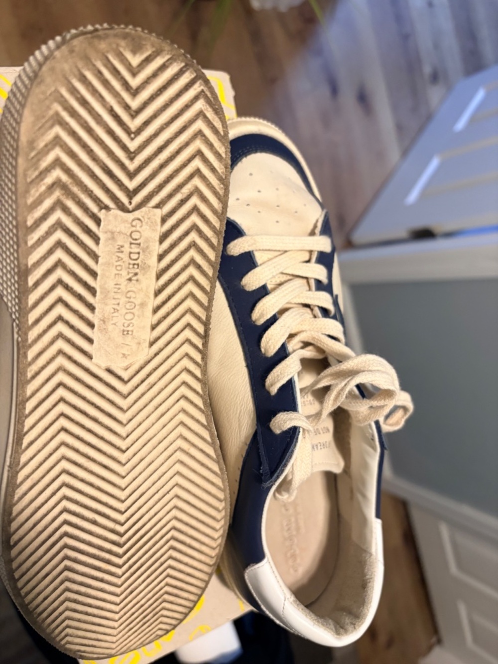 Golden Goose- Authentic - Picture 4 of 6